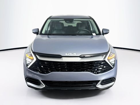 Used 2024 Kia Sportage EX FWD image 2