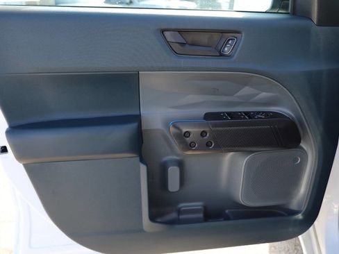 Used 2025 Ford Maverick Lobo image 12