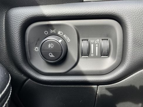 New 2026 RAM 2500 Laramie w/ Sport Appearance Package AWD/4WD image 37