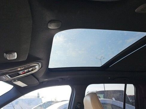 Used 2024 Jeep Grand Cherokee Limited image 8