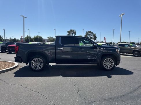 Used 2021 GMC Sierra 1500 Denali w/ Denali Ultimate Package AWD/4WD image 5
