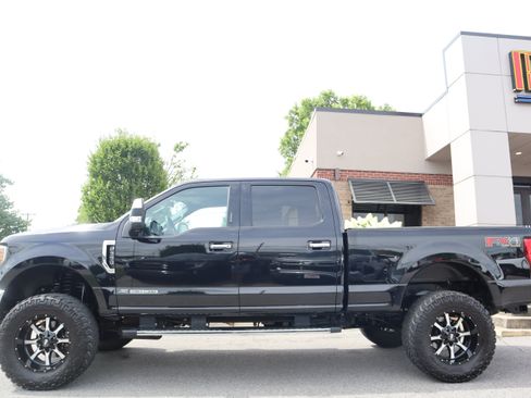 Used 2019 Ford F350 XLT w/ XLT Premium Package AWD/4WD image 11