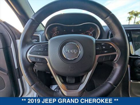 Used 2019 Jeep Grand Cherokee Laredo w/ Laredo X Package image 15