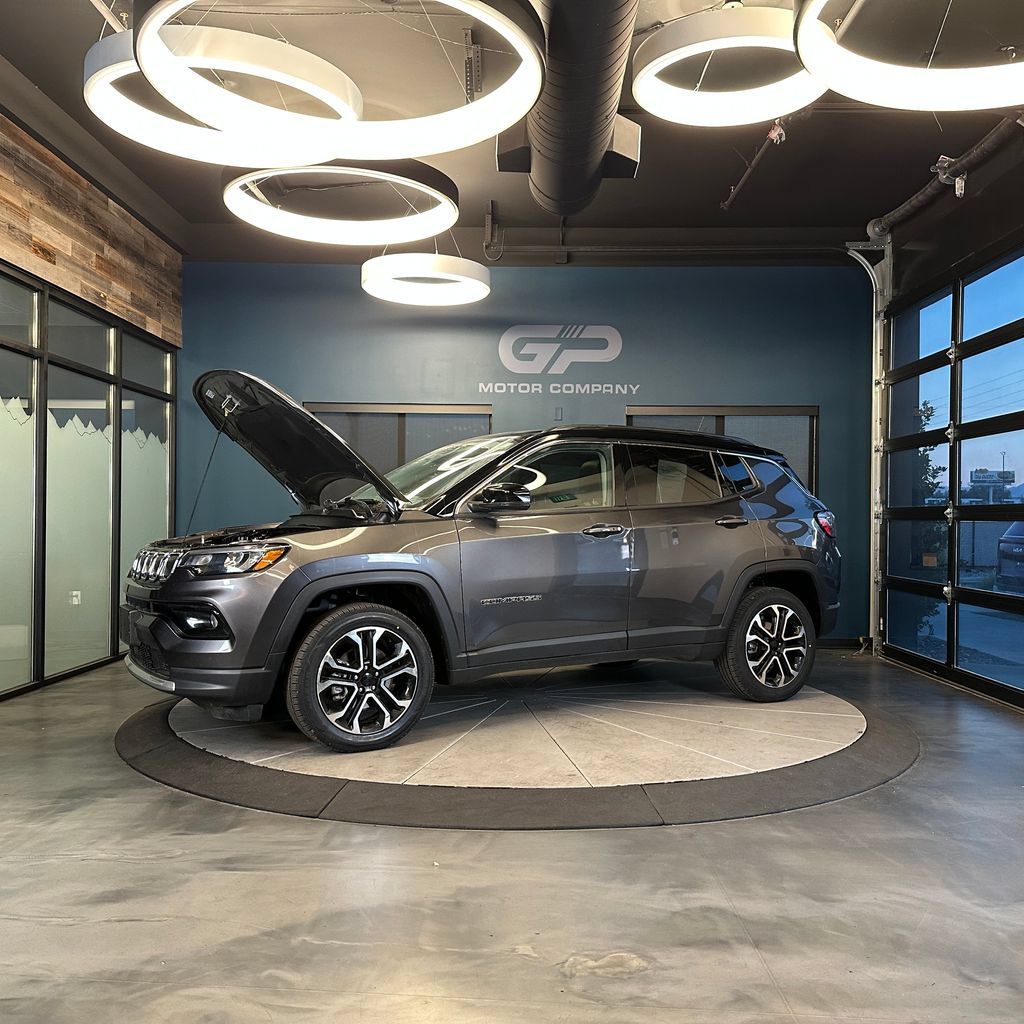 Used 2022 Jeep Compass Limited w/ Sun and Sound Group AWD/4WD image 24
