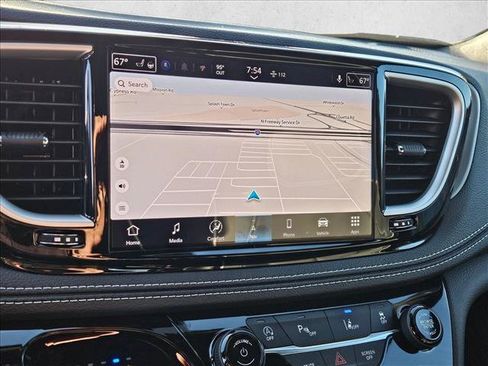 New 2027 Chrysler Pacifica Limited FWD image 14