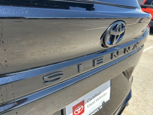Certified 2025 Toyota Sienna XSE w/ XSE Premium Package AWD/4WD image 8