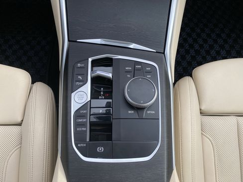 Used 2024 BMW 330i xDrive Sedan w/ Convenience Package image 22