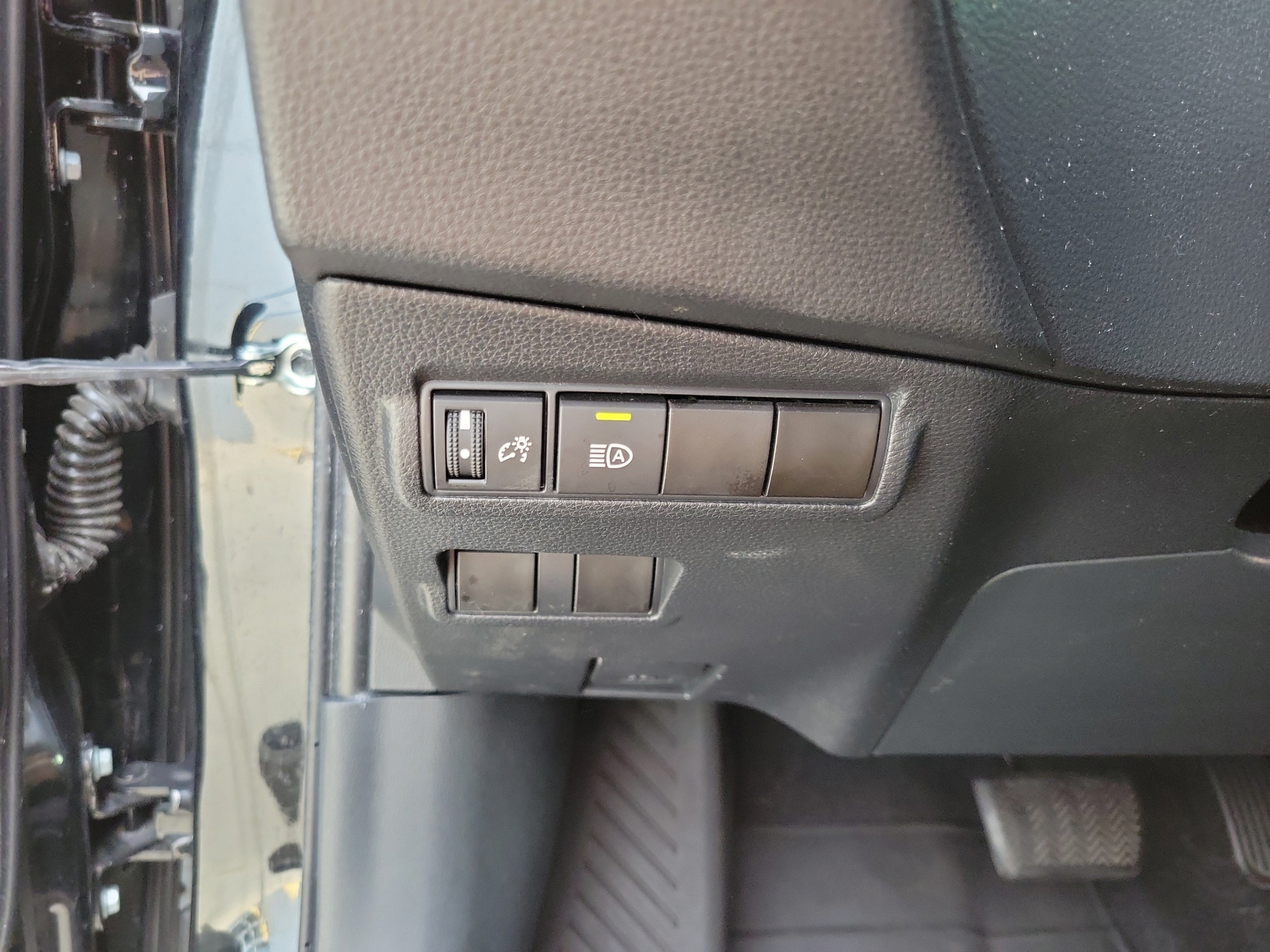 Used 2024 Toyota Corolla Cross LE FWD image 13