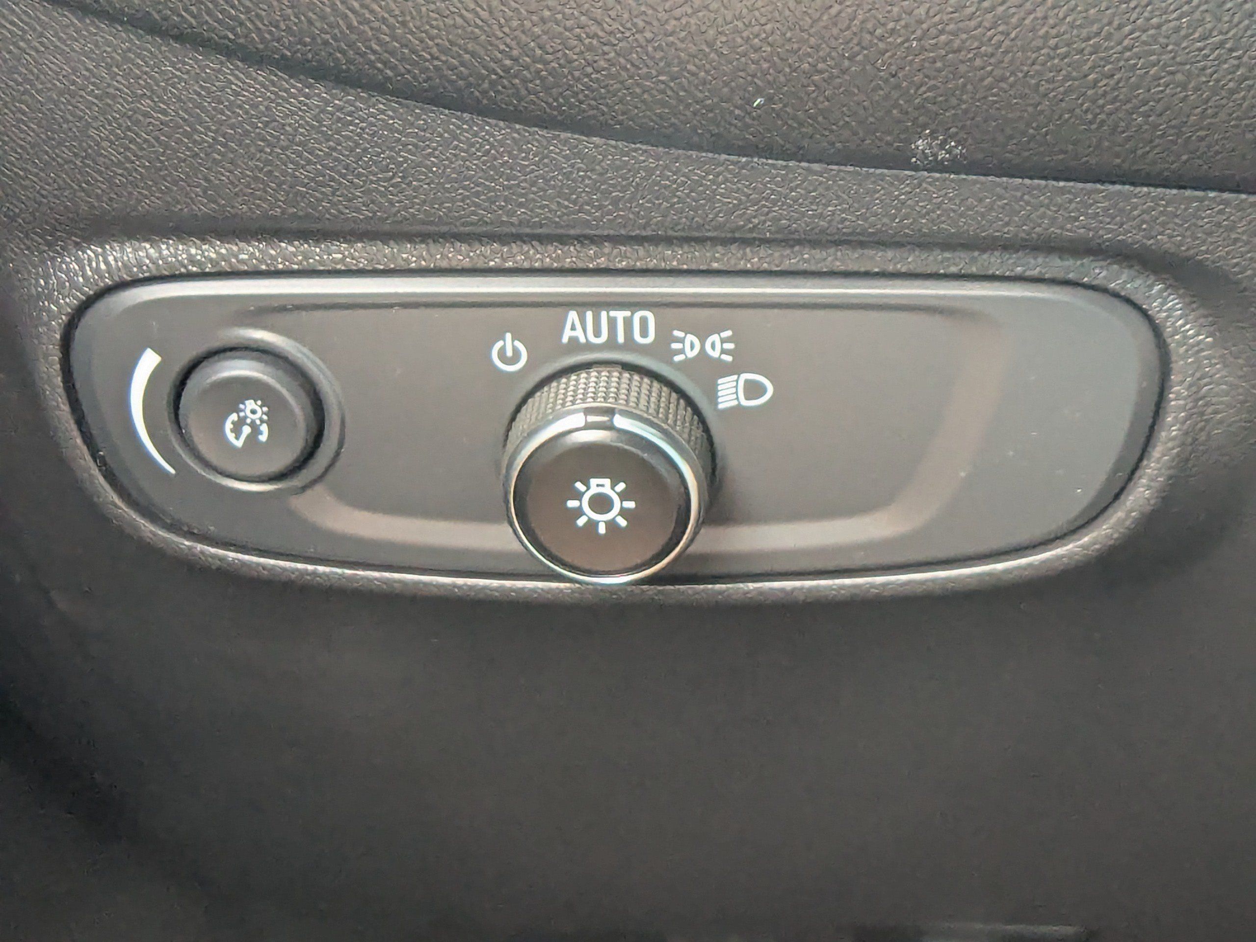 Certified 2021 Chevrolet Equinox LS FWD image 29