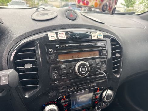 Used 2011 Nissan Juke SV AWD/4WD image 16
