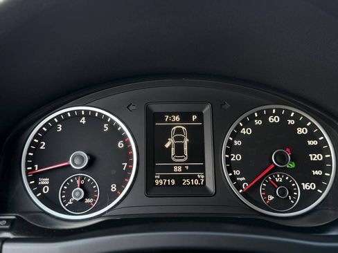Used 2013 Volkswagen Tiguan S FWD image 11