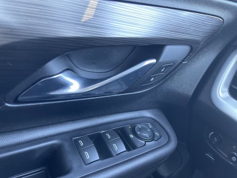 Used 2023 GMC Terrain SLE w/ Driver Convenience Package image 21