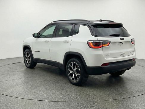 Used 2025 Jeep Compass Limited image 6