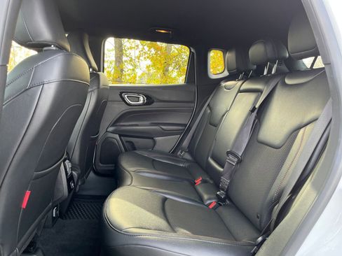 Used 2025 Jeep Compass Trailhawk image 24