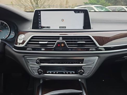 Used 2016 BMW 750i xDrive image 24