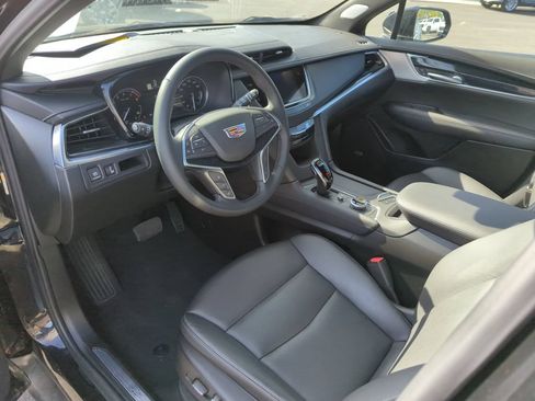 Used 2025 Cadillac XT5 Premium Luxury FWD image 10