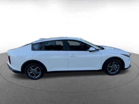 Used 2025 Kia K4 LXS image 16