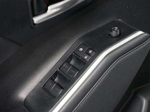 Certified 2024 Toyota Highlander XLE FWD image 32