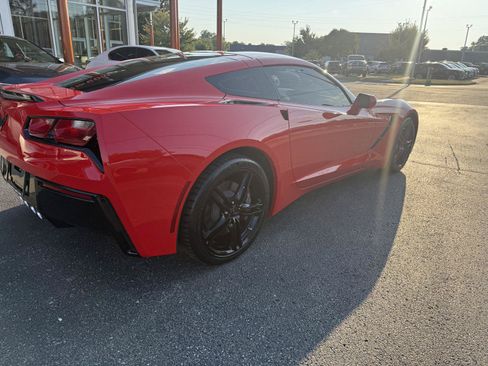 Used 2017 Chevrolet Corvette Stingray Coupe w/ 1LT RWD image 4
