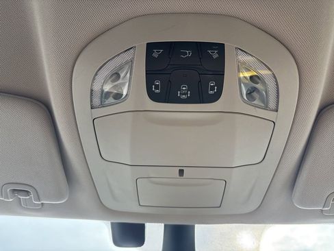 Used 2022 Chrysler Pacifica Touring-L image 47