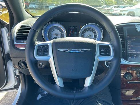 Used 2014 Chrysler 300 Base image 14