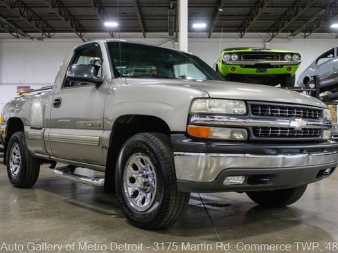 Used 2000 Chevrolet Silverado 1500 LS w/ Off-Road Chassis Pkg AWD/4WD image 10