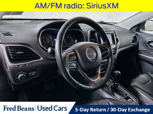 Used 2019 Jeep Cherokee Latitude Plus w/ Cold Weather Group AWD/4WD image 12