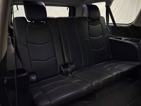 Used 2020 Cadillac Escalade ESV Luxury AWD/4WD image 33