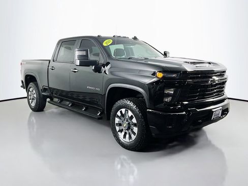 Used 2024 Chevrolet Silverado 2500 Custom w/ Custom Value Package image 3