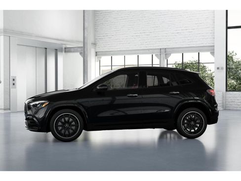 New 2026 Mercedes-Benz GLA 35 AMG 4MATIC image 35