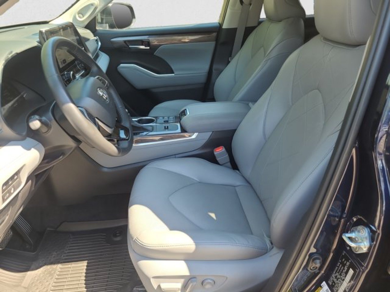 Used 2023 Toyota Highlander Platinum AWD/4WD image 11
