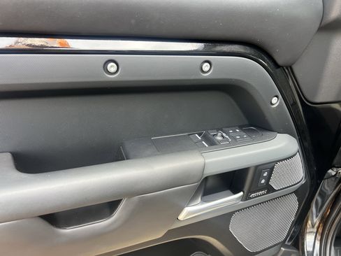 Certified 2023 Land Rover Defender 90 X image 17