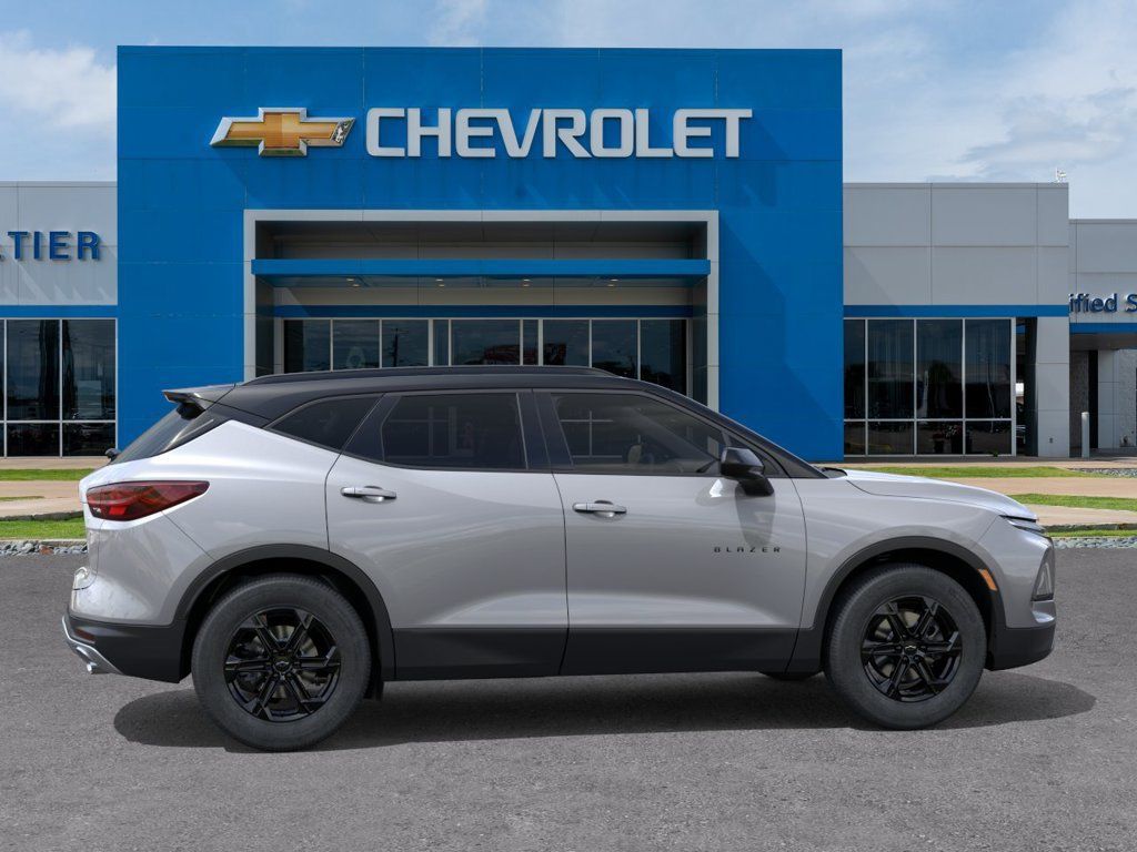 New 2026 Chevrolet Blazer LT w/ Convenience Package FWD image 5