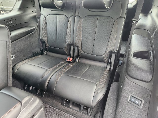 Used 2025 Jeep Grand Cherokee L Summit w/ Obsidian Package AWD/4WD image 28