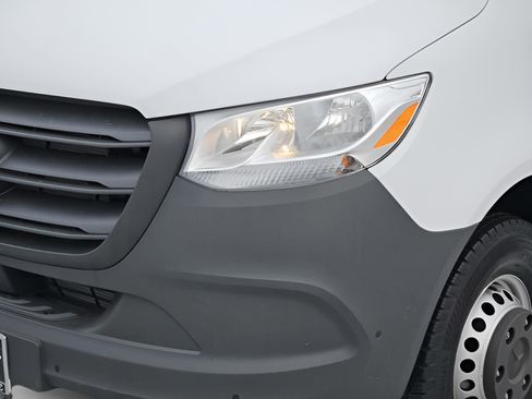 Used 2024 Mercedes-Benz Sprinter 3500 image 8