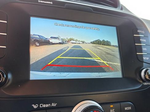 Used 2019 Kia Soul + FWD image 13