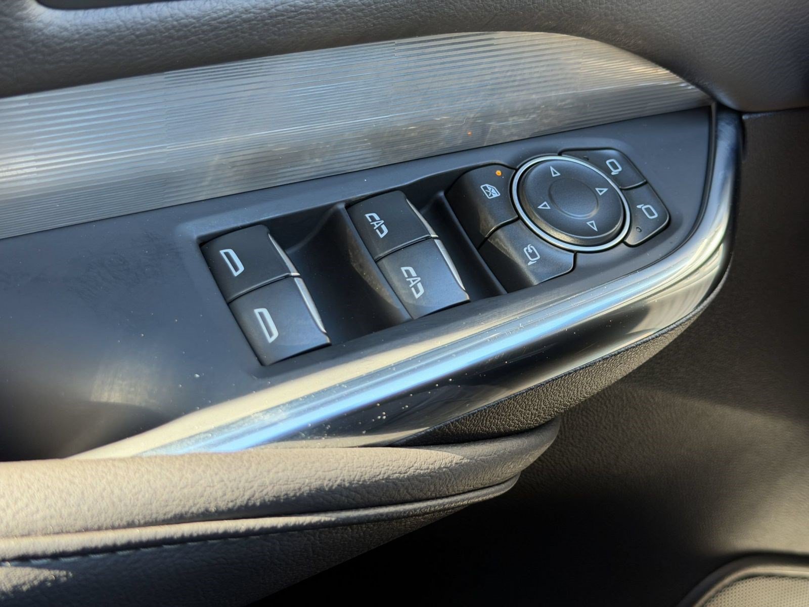 Used 2025 Cadillac XT4 Premium Luxury FWD image 14