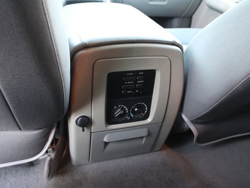 Used 2005 Ford Expedition XLT image 24