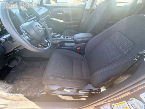 Certified 2025 Honda HR-V LX image 17