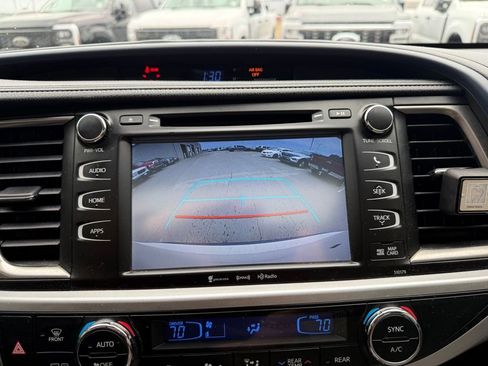 Used 2018 Toyota Highlander XLE image 14