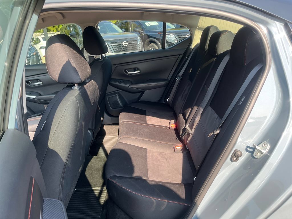 Used 2025 Nissan Sentra SR FWD image 27