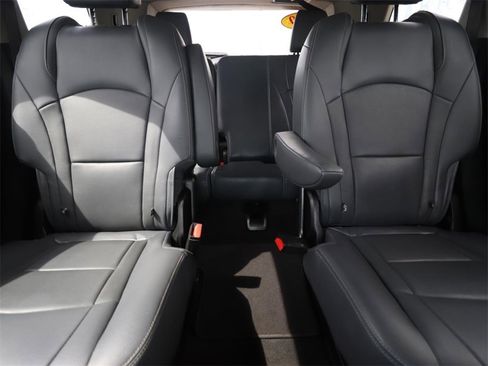 Used 2019 Buick Enclave Premium image 8