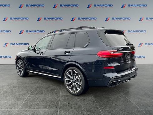 Used 2022 BMW X7 xDrive40i w/ M Sport Package image 3