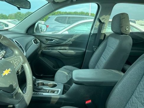 Used 2022 Chevrolet Equinox LT FWD image 9