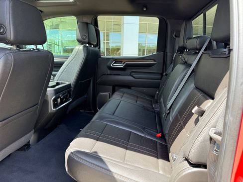 Used 2022 Chevrolet Silverado 1500 High Country w/ High Country Premium Package AWD/4WD image 13
