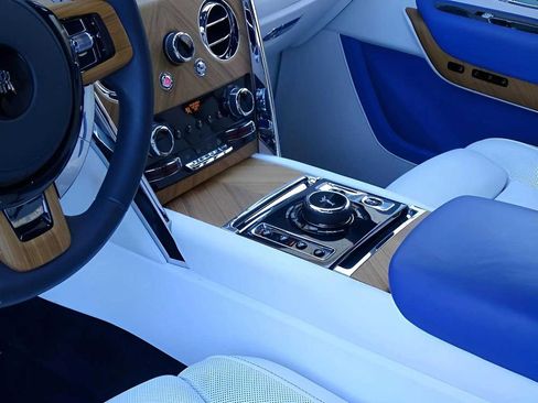 Certified 2022 Rolls-Royce Cullinan w/ Cullinan Package image 9