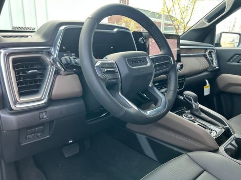 New 2026 GMC Canyon Denali image 10