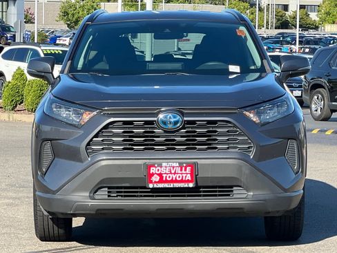 Used 2020 Toyota RAV4 LE w/ All Weather Liner Package AWD/4WD image 10