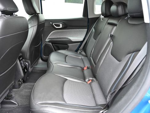 Used 2022 Jeep Compass Latitude w/ Convenience Group image 17