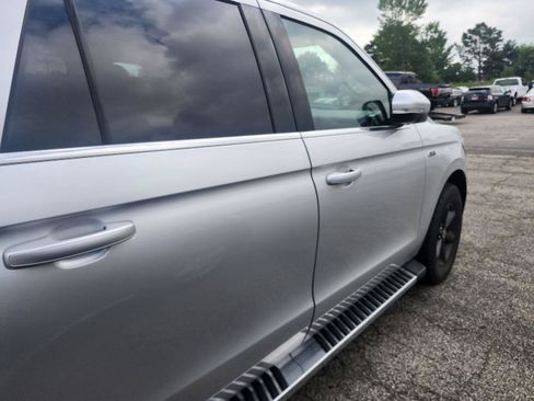 Used 2018 Ford Expedition Max XLT w/ Equipment Group 202A AWD/4WD image 7